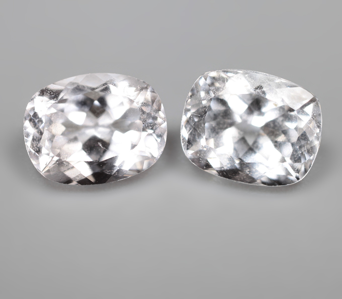 Редкая пара данбуритов 3,65 карата