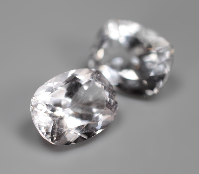 Редкая пара данбуритов 3,65 карата