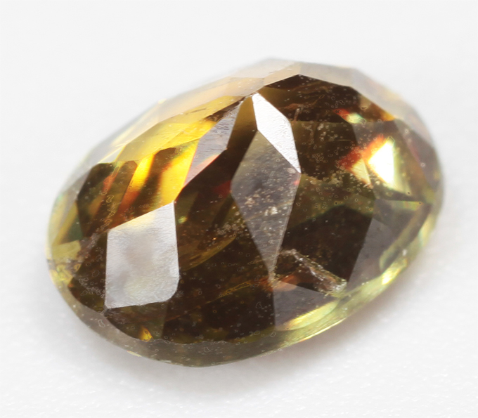 Насыщенно-желтый cфен 0,99 карата