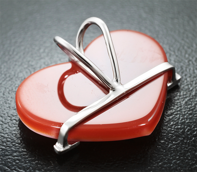 Кулон с халцедоновой камеей на карнелиане 11,86 карата и муассанитами