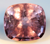 Розовато-пурпурная шпинель со сменой цвета 1,68 карата