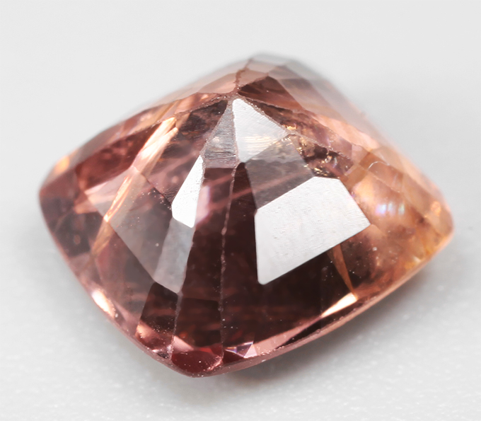 Ярко-оранжевая шпинель 1,82 карата