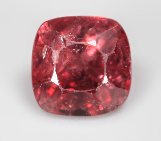 Оранжево-красная шпинель 1,48 карата