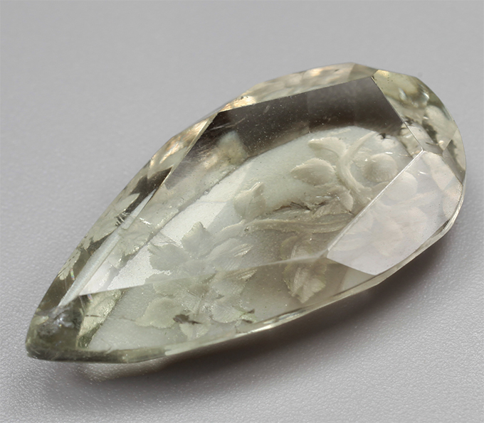 Резной зеленый аметист 13,62 карата