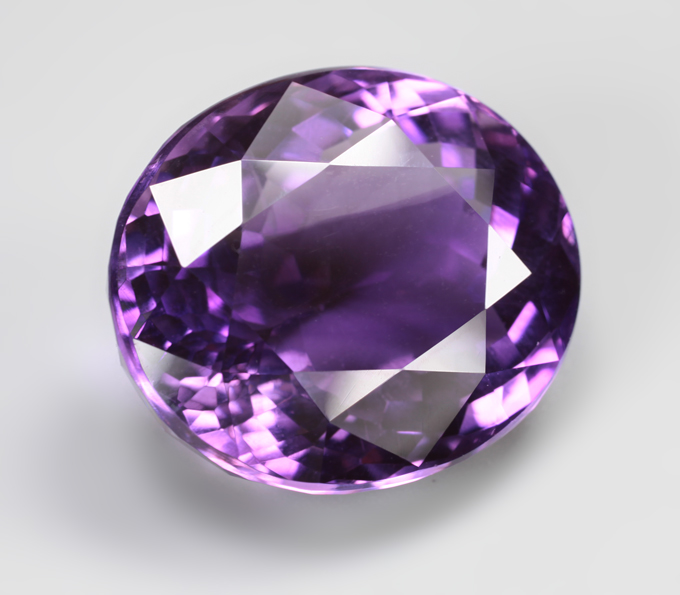 Чистейший крупный уругвайский аметист 28,2 карата