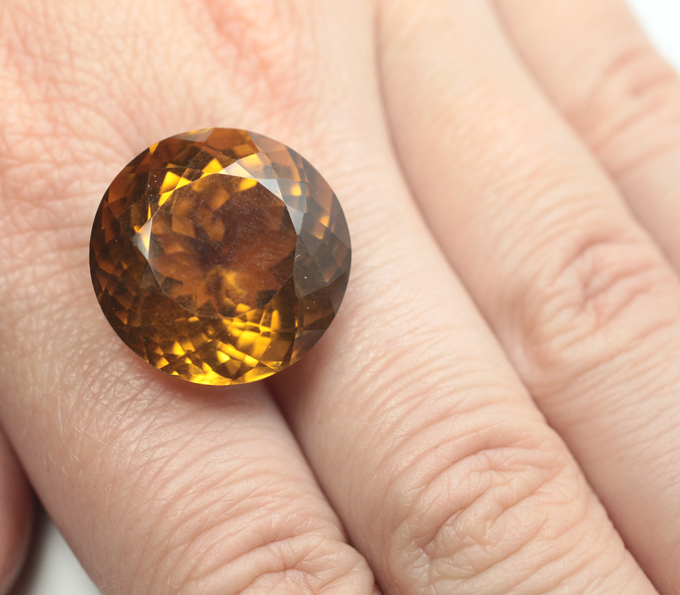 Чистейший крупный насыщенный цитрин 31,85 карата