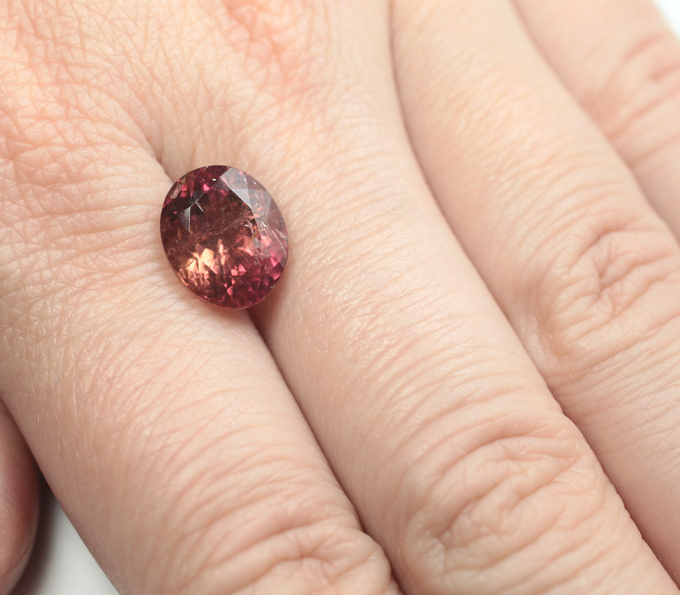 Полихромный турмалин 5,39 карата