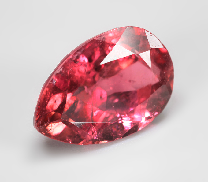 Красный турмалин 4,03 карата