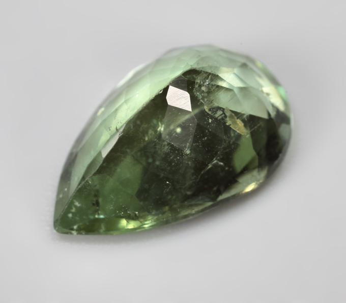 Неоново-зеленый турмалин 4,59 карата