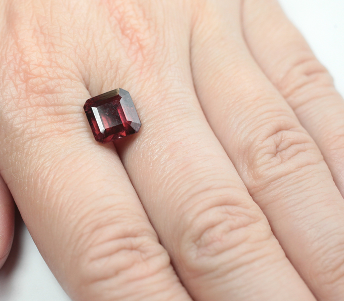 Рубеллит турмалин 3,76 карата