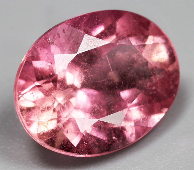 Неоново-розовый турмалин 3,54 карата