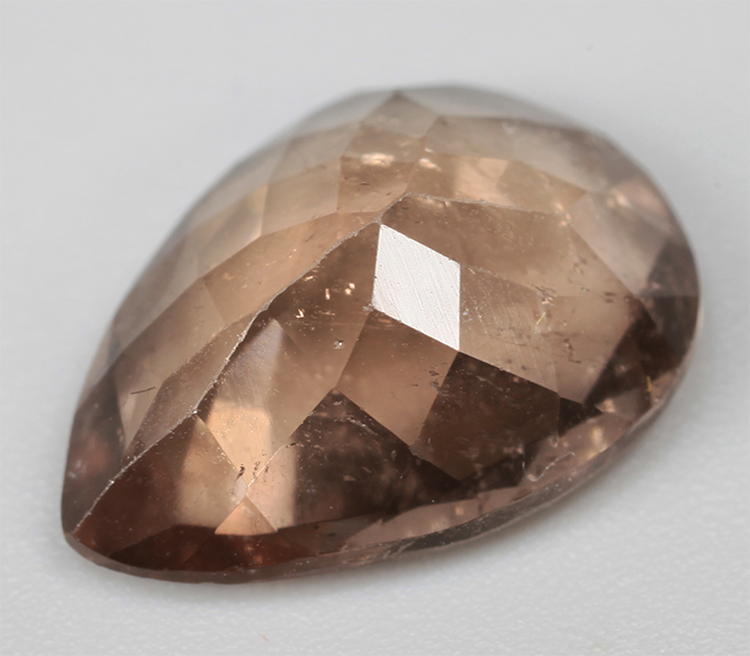 Оранжевато-желтый турмалин 4,28 карата