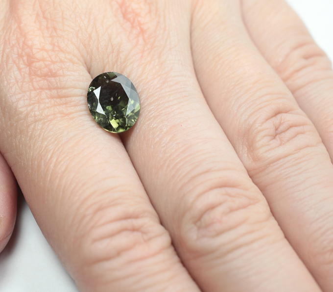 Зеленовато-желтый турмалин 3,81 карата