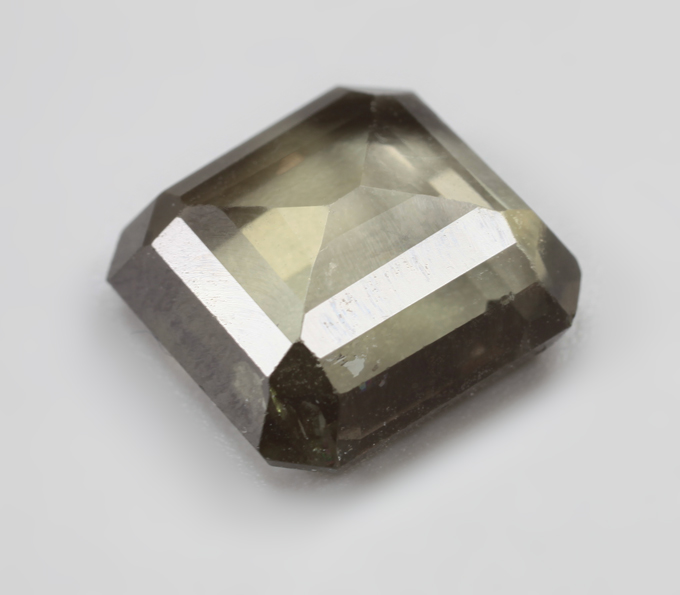 Зеленовато-желтый турмалин 4,52 карата