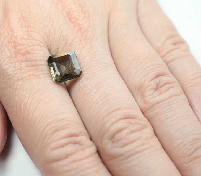 Зеленовато-желтый турмалин 4,52 карата