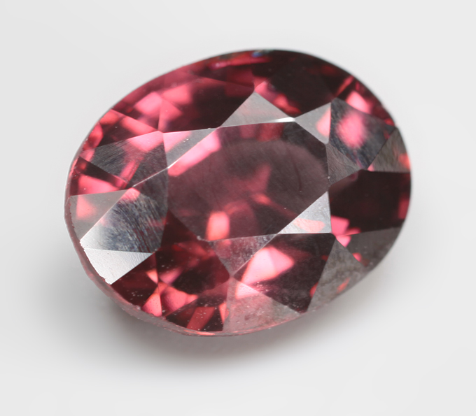 Чистейший розовый циркон 3,57 карата