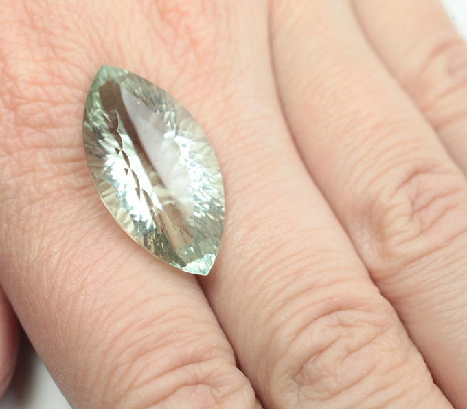 Чистейший зеленый аметист 20,87 карата!