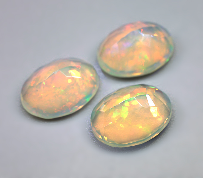 Набор из 3 ограненных эфиопских опалов 3,55 карата