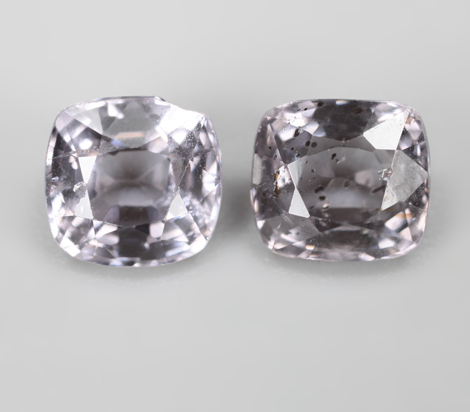 Пара пастельно-сиреневых шпинелей 2,37 карата