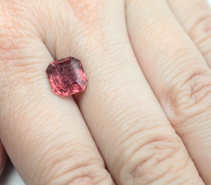 Рубеллит турмалин 3,16 карата