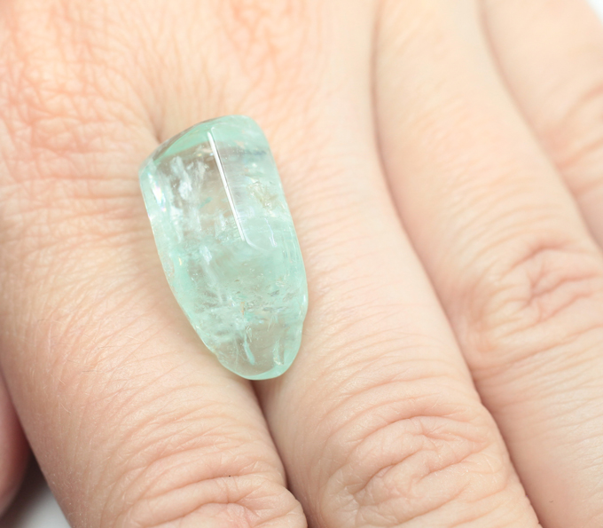 Уральский голубовато-зеленый берилл 22,39 карата