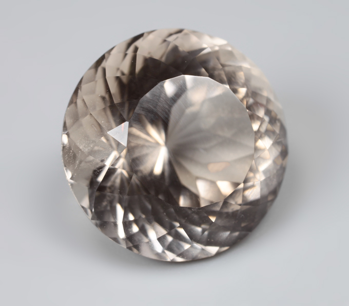 Чистейший дымчатый кварц португальской огранки 12 карат