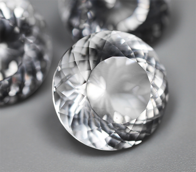 Набор чистейшего бесцветного кварца португальской огранки 33,4 карата