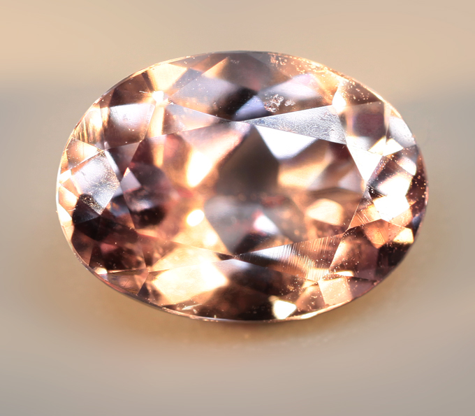 Зултанит 0,99 карата