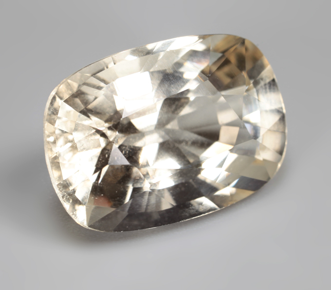 Топовая огранка! Гелиодор высокой чистоты 8,89 карата