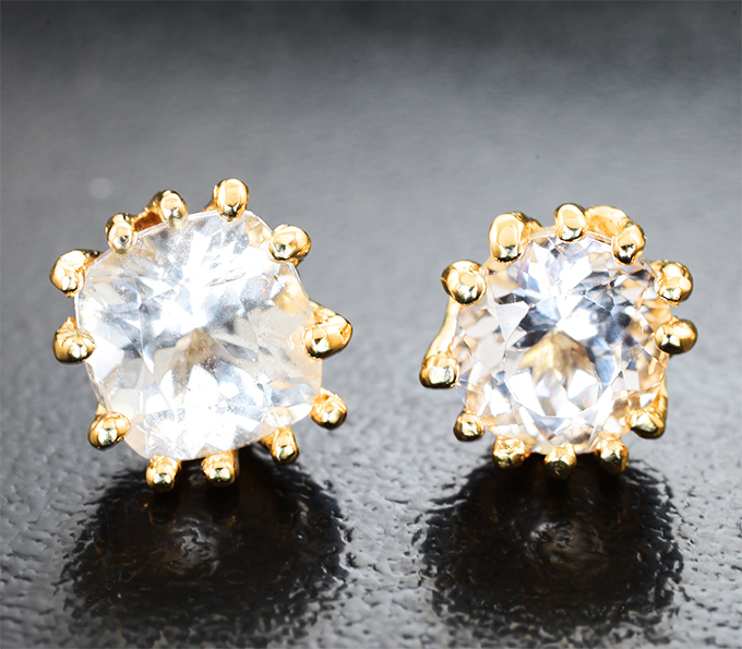 Пусеты с фенакитом 1,56 карата и данбуритом 1,37 карата