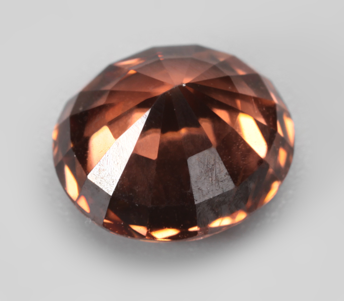 Чистейший желто-оранжевый циркон 2,54 карата