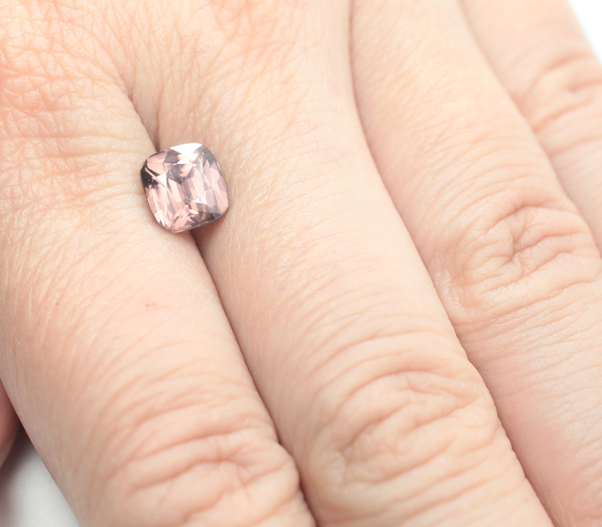 Чистейший падпараджа циркон 3,11 карата