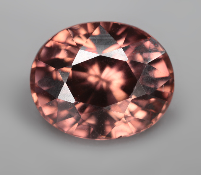 Чистейший падпараджа циркон 3,66 карата