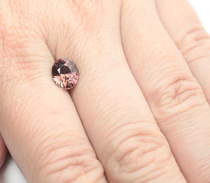 Чистейший падпараджа циркон 3,66 карата