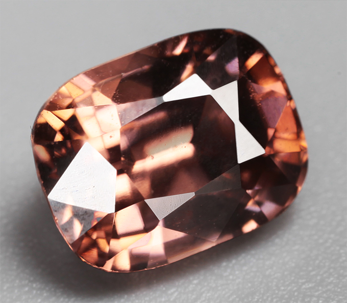 Чистейший падпараджа циркон 2,98 карата