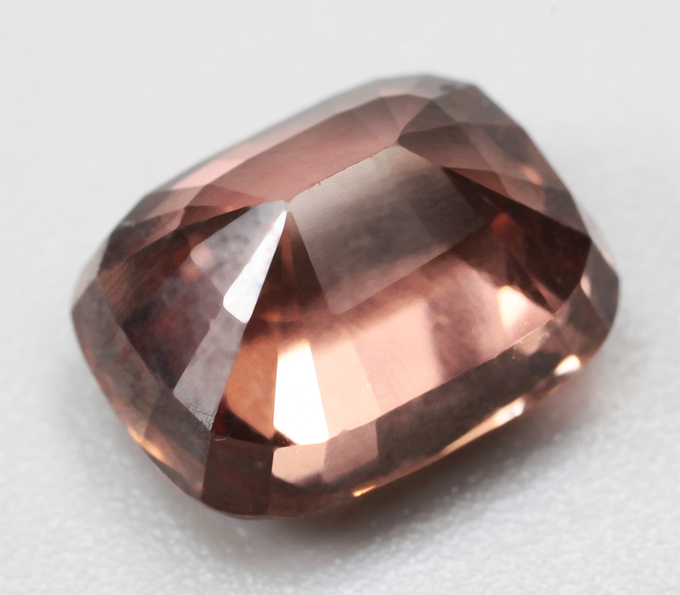 Чистейший падпараджа циркон 2,98 карата