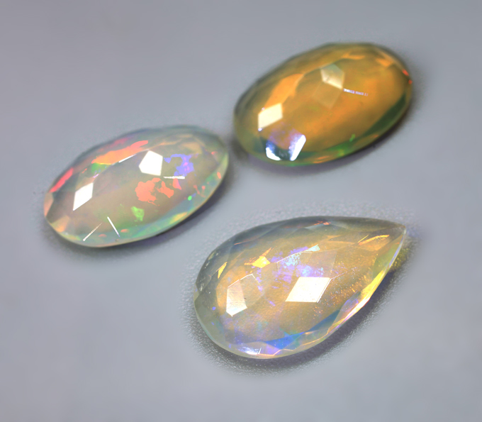Набор из 3 ограненных эфиопских опалов 4,71 карата