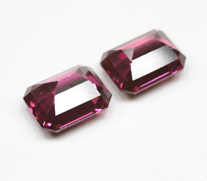 Редкая пара умбалитов гранатов высокой чистоты 6,88 карата