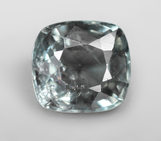 Синевато-зеленая шпинель 1,08 карата