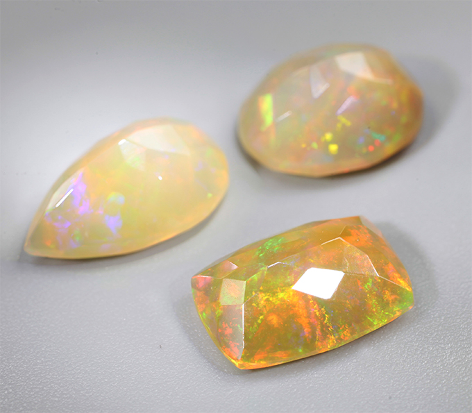 Набор из 3 ограненных эфиопских опалов 5,48 карата