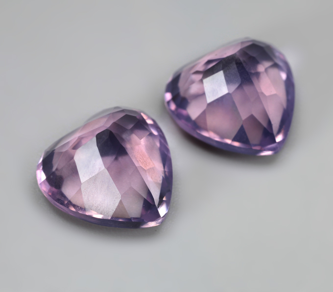 Пара чистейших лавандовых аметистов 13,06 карата