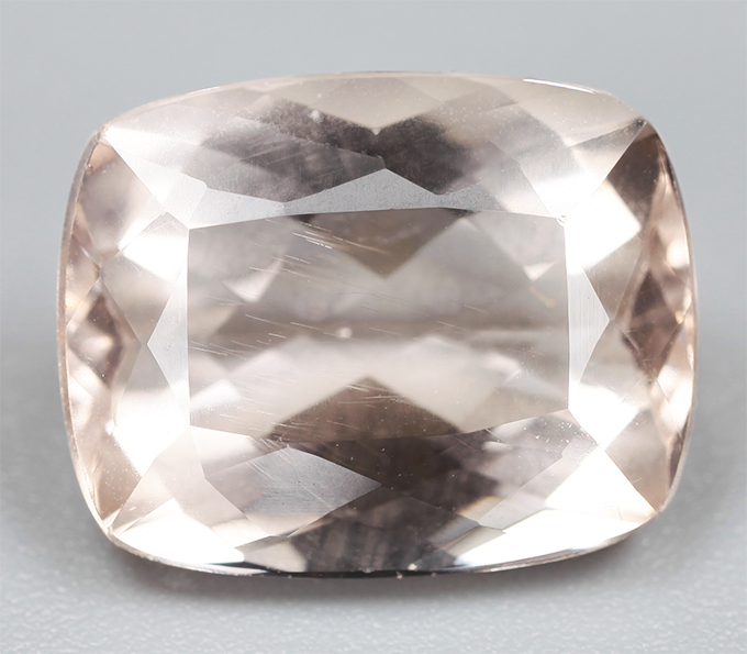 Персиковый морганит высокой чистоты 6,02 карата