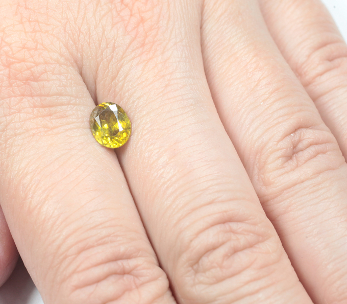 Зеленовато-желтый сфалерит 1,56 карата