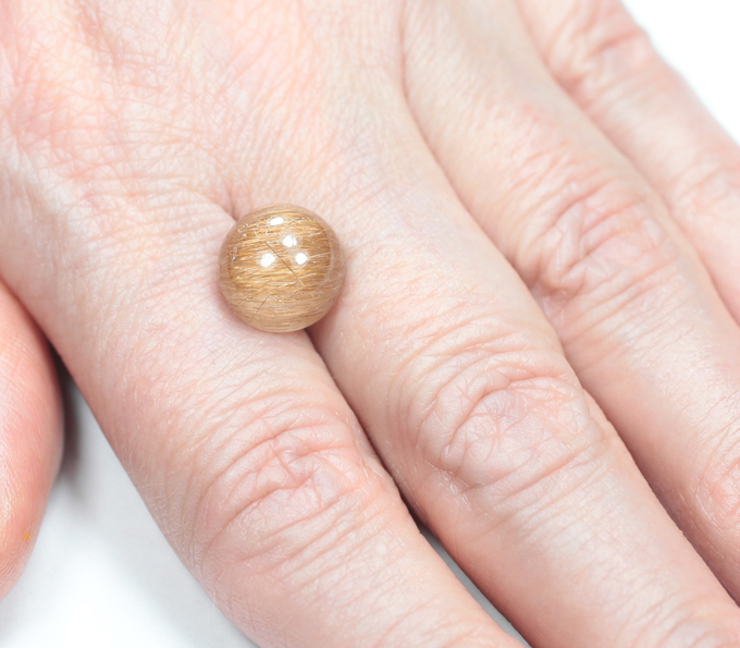 Кварц с золотистым рутилом топового качества 6,13 карата