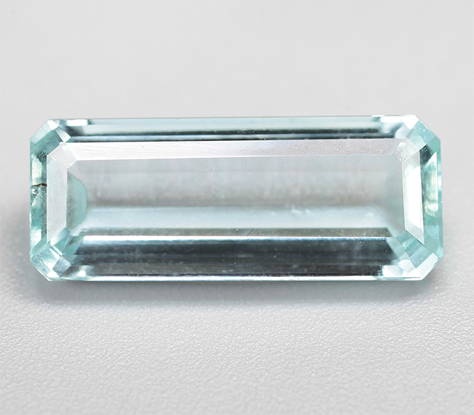 Аквамарин высокой чистоты 3,8 карата