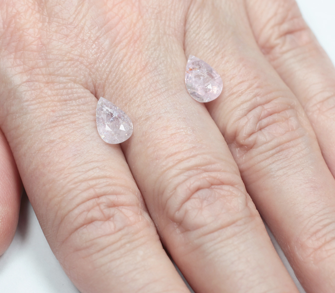 Редкая пара медьсодержащих турмалинов 3,24 карата