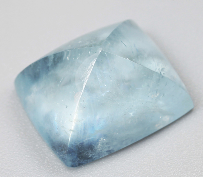 Забайкальский аквамарин огранки «сахарная голова» 4,09 карата