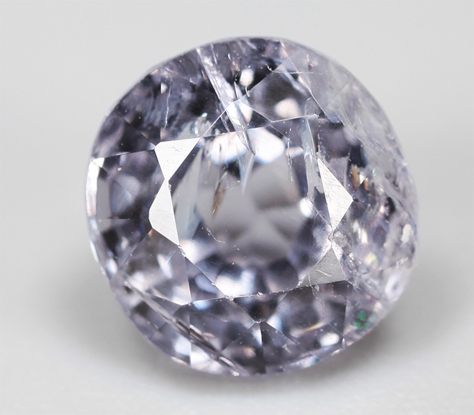 Стальная шпинель 2,13 карата