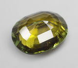 Желтовато-зеленый турмалин 3,3 карата