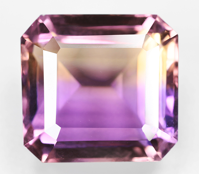 Чистейший крупный контрастный аметрин 19,15 карата